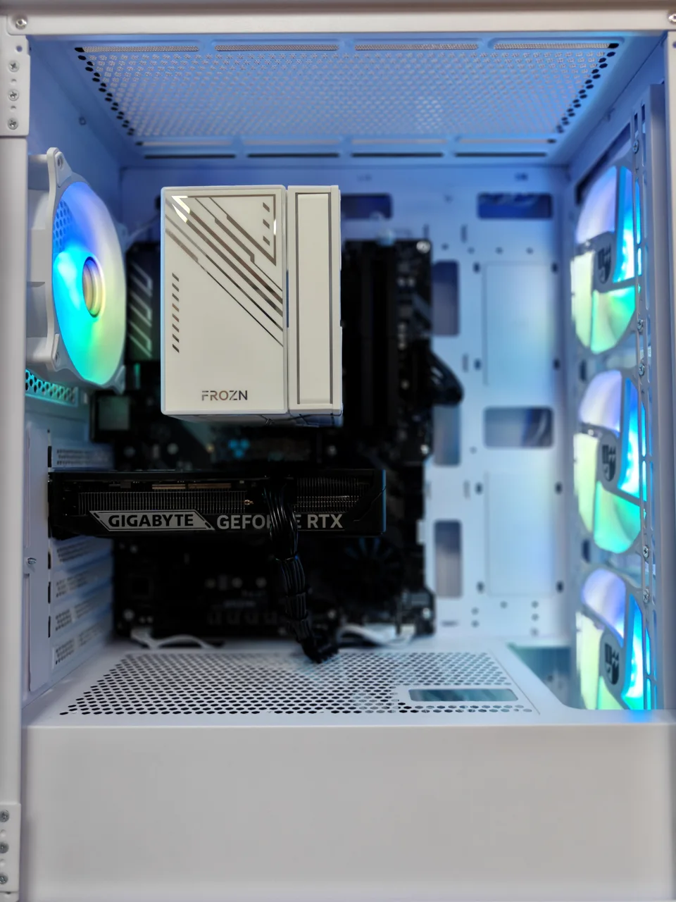 PCCooler C3T700 WH (W) (N)B 650W/B760-P WI-FI/I5-14400F/DDR4-32GB/NVME 500GB/RTX 5060-8GB, фото 1